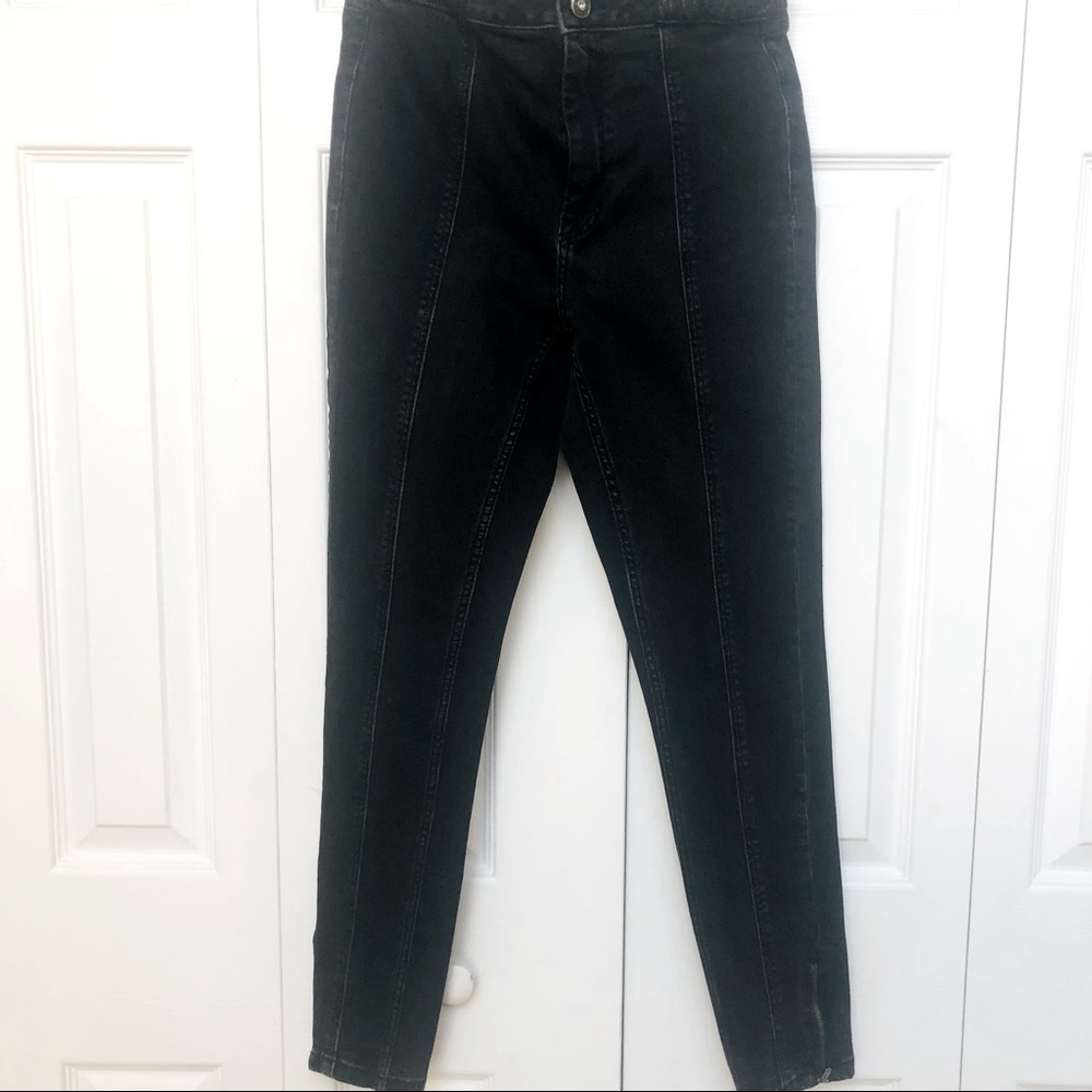 ZARA black jeans with zipper on ankle.